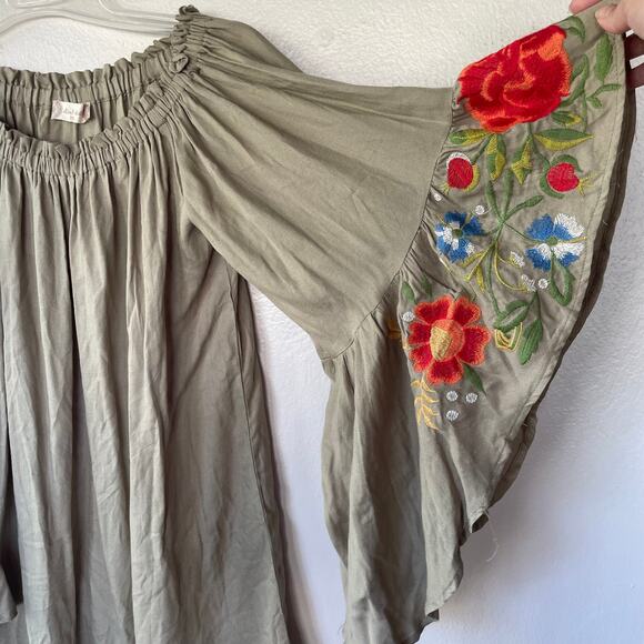 Altar’d State Size XS Emnroidered Khaki babydoll - Picture 4 of 9